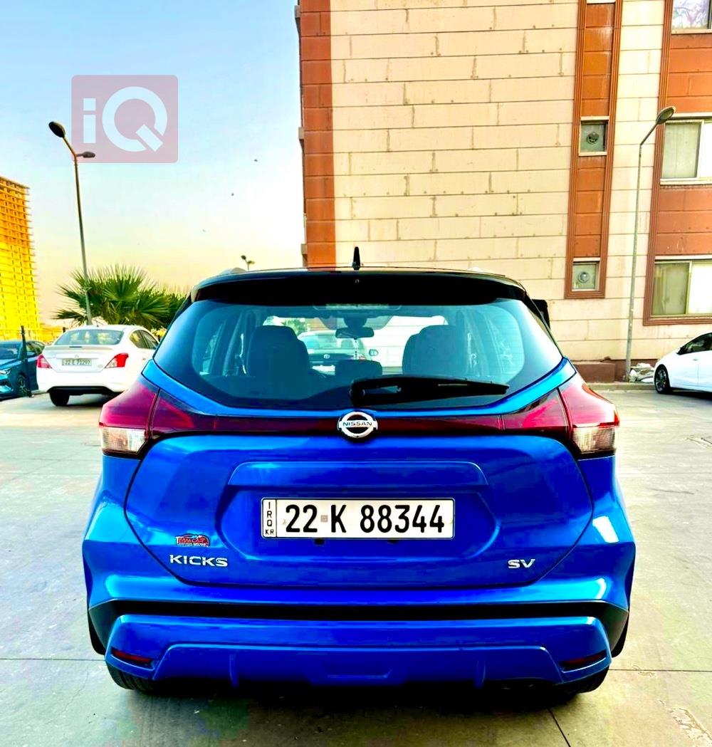 نيسان كيكس